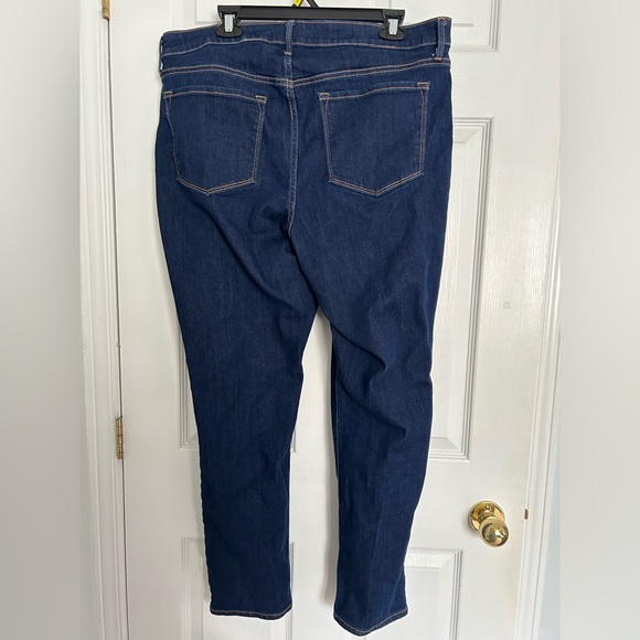 High Waisted Dark Wash Jeans - Picture 3 of 8